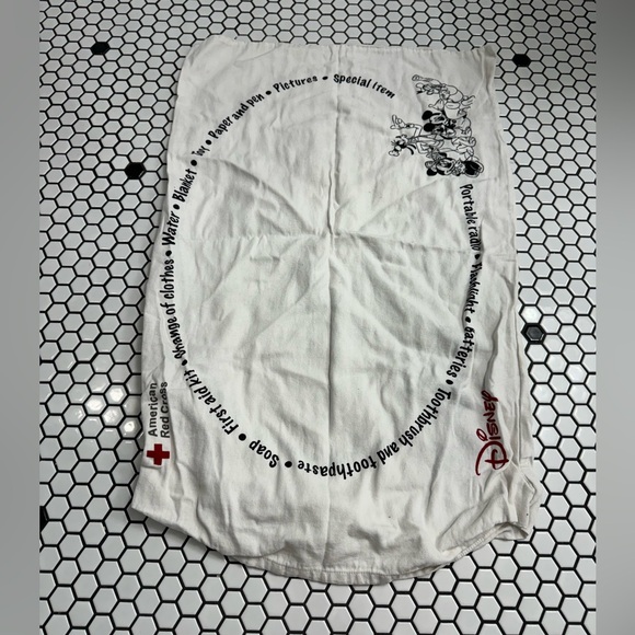 Disney X Red Cross vintage pillow case - Picture 4 of 4